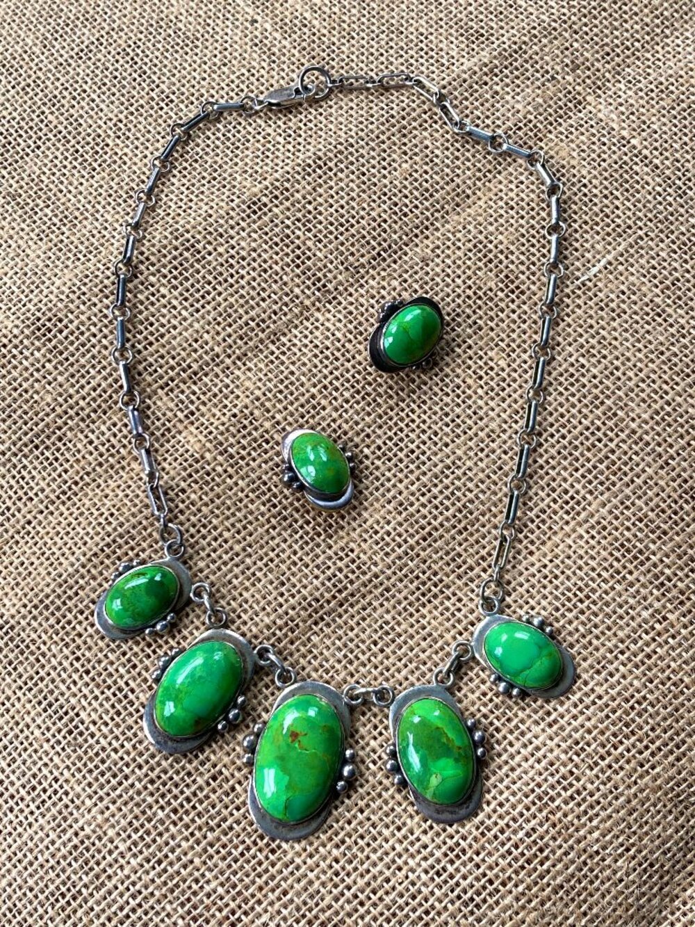 Vintage Green Turquoise Gaspeite Sterling Silver Station Statement Necklace